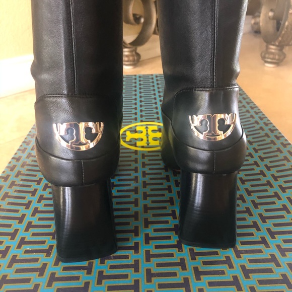 BNIB Tory Burch Sidney Boot - Picture 2 of 6